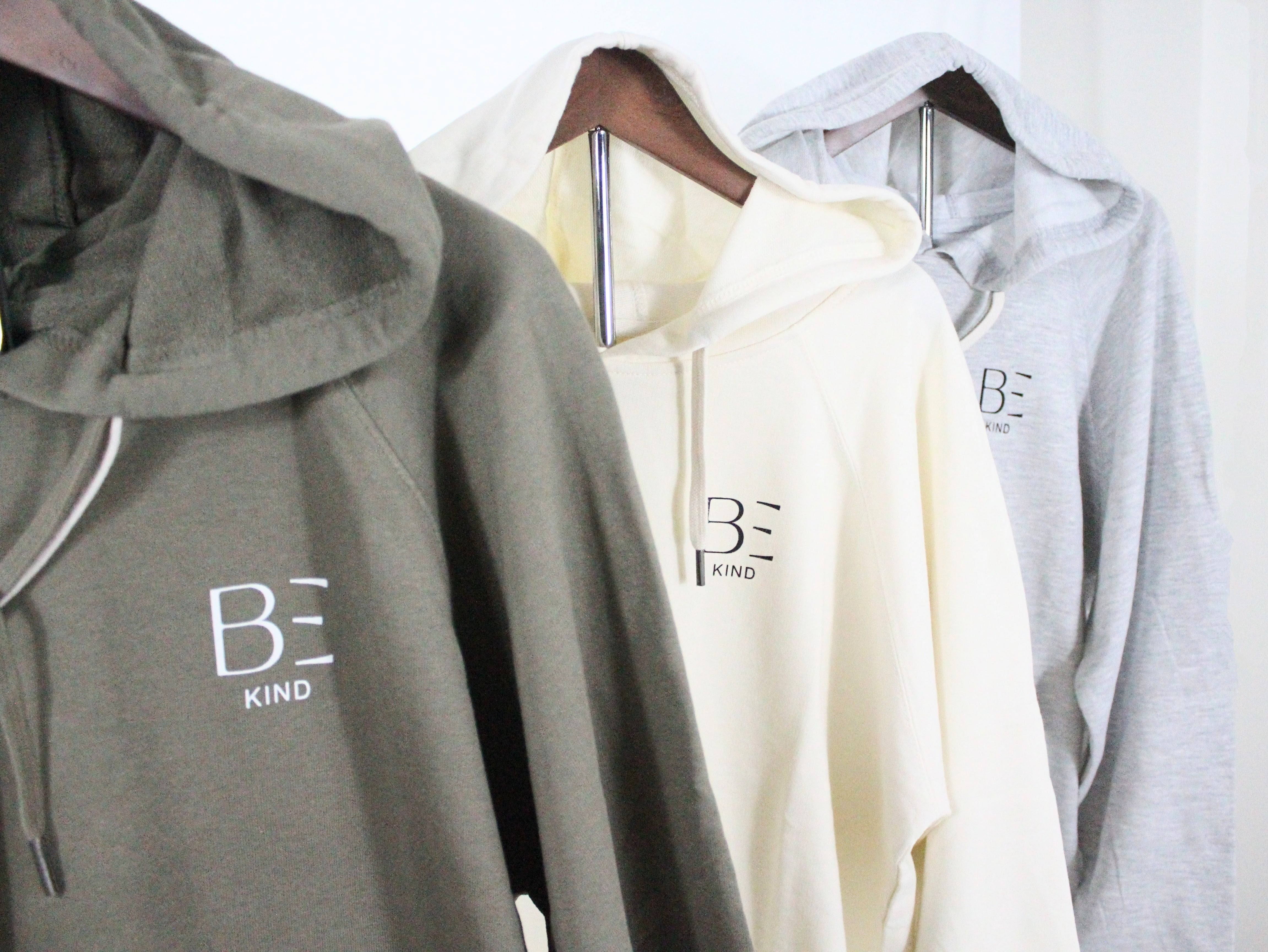 BE KIND - LIGHTWEIGHT HOODED PULLOVER